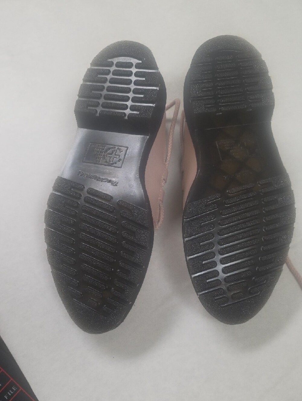 Rare Dr. Martens Metallic Pink Lace-Up Flats Size 6M - Picture 6 of 8